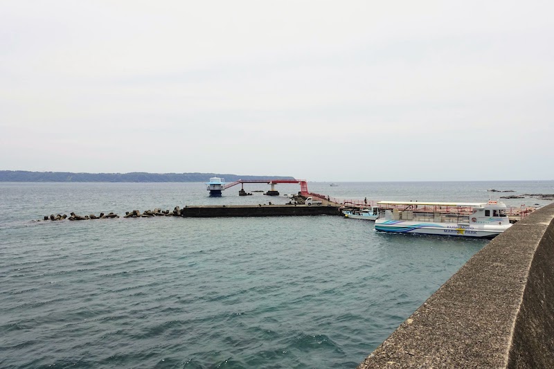 串本海中公園 半潜水型海中観光船 ステラマリス