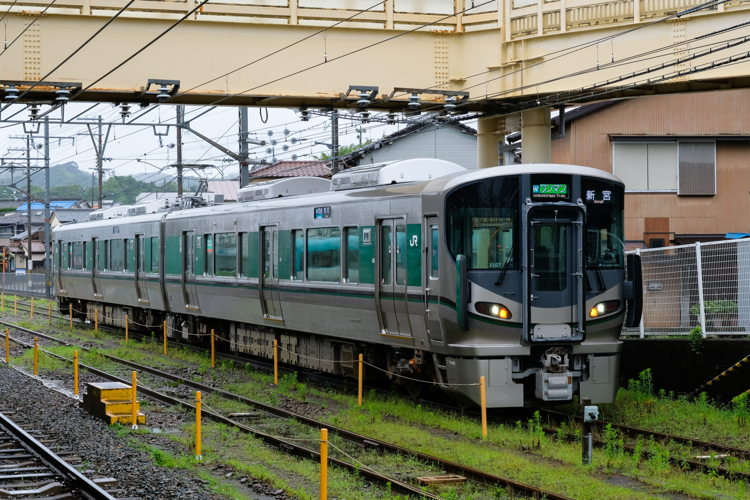 紀伊田辺駅に停車している227系電車 和歌山県田辺市